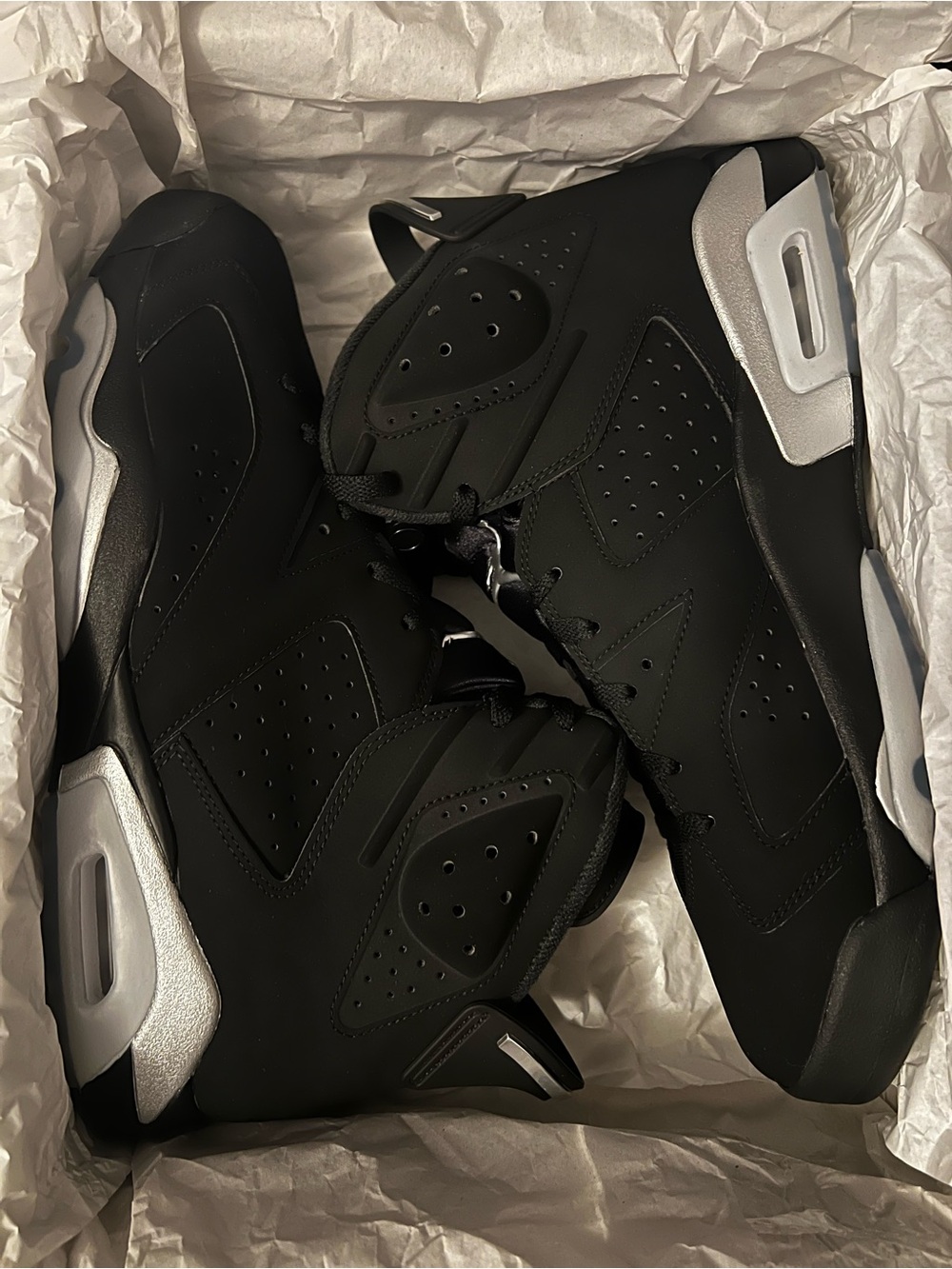 Jordan 6 Retro Men's Black and Chrome Mid-Top Sneakers